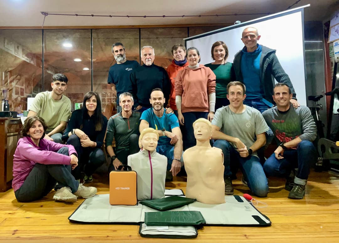 Taller RCP Básica + Desfibrilador Semiautomático (DESA). Sólo para personal organización Snow Running Sierra Nevada